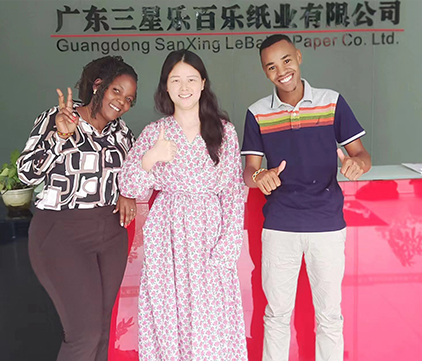 3.customer visiting our factory 1.jpg